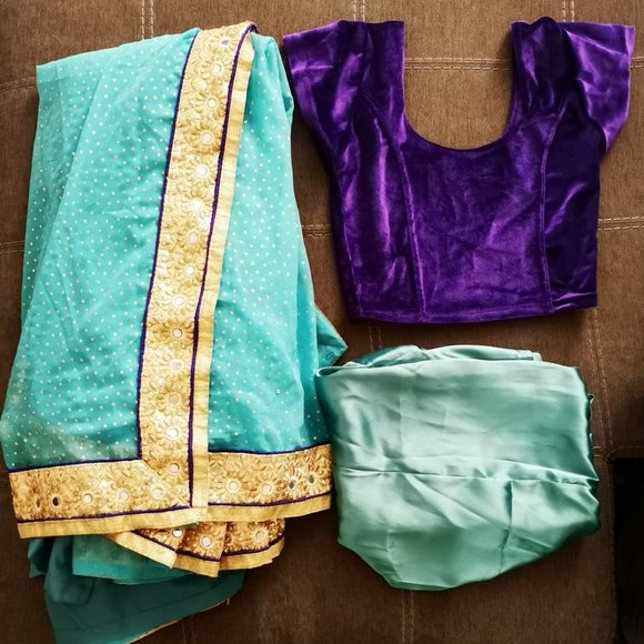 Beautiful Sari, slip and top | Like new - Picture 6 of 7